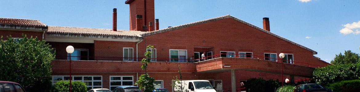 Fachada de la Residencia y Centro Ocupacional Granja San José - Fundación Gil Gayarre