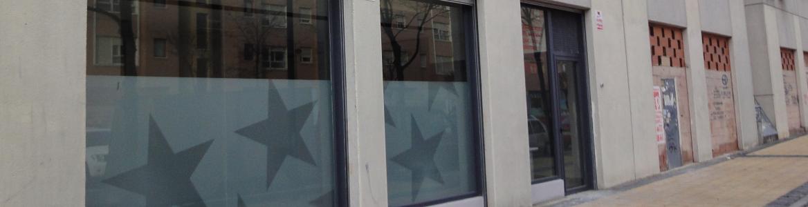 Fachada de un edificio de varias plantas 
