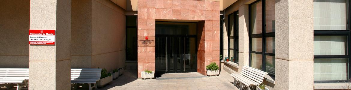 Fachada Centro de Mayores Ricardo de la Vega Centro de Mayores Ricardo de la Vega