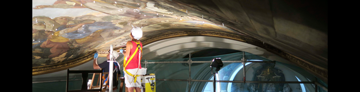 Pinturas murales de la bóveda situada a los pies de la iglesia parroquial de Santa Bárbara