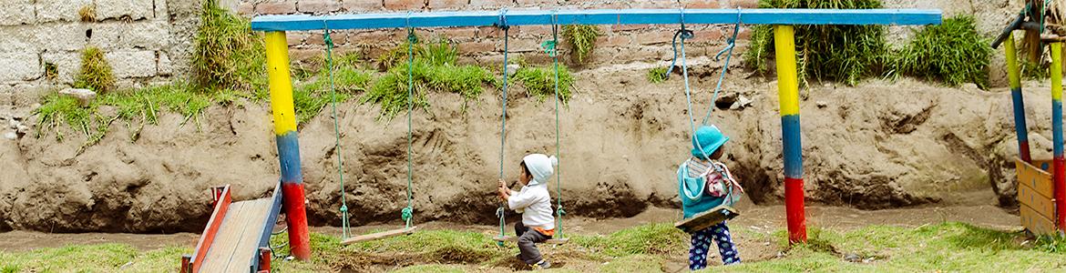Cooperación para el desarrollo niños jugando. Ecuador
