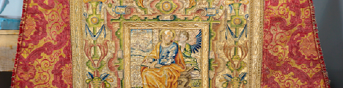 Restauración de dos Dalmáticas pertenecientes al denominado “Terno del cardenal Cisneros”