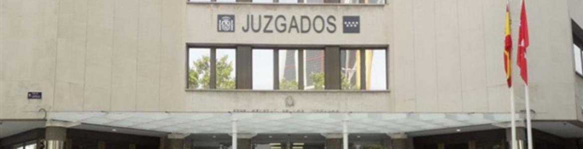 Puerta de los juzgados de Plaza de Castilla