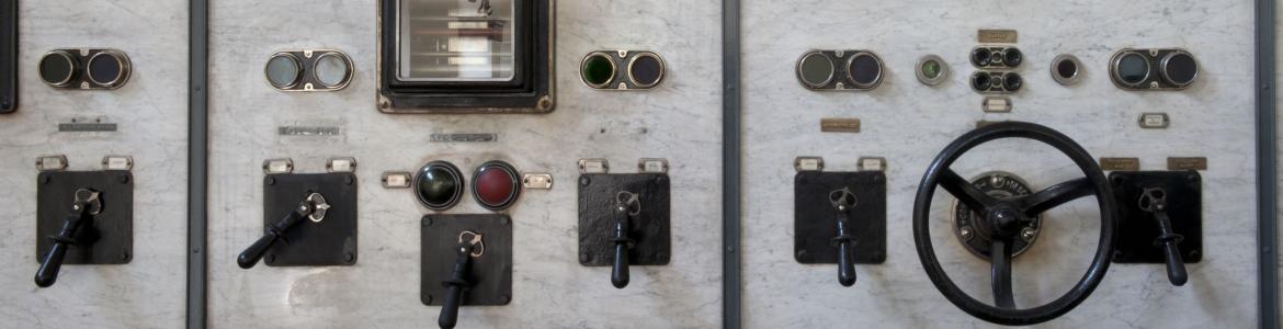 Cuadro de mandos de la Antigua Central Eléctrica de Pacífico, en Madrid La Antigua Central Eléctrica de Pacífico, en Madrid