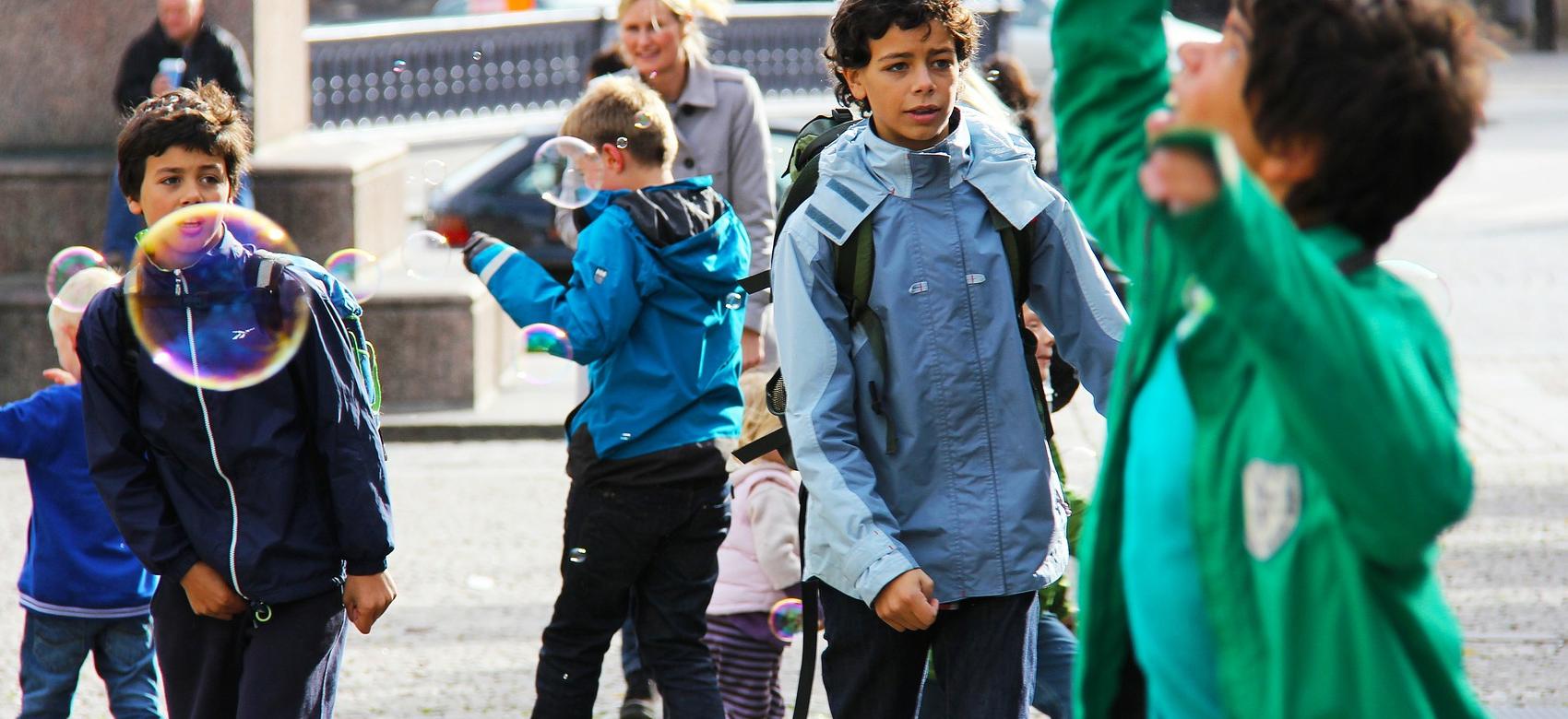 Niños en el recreo del colegio