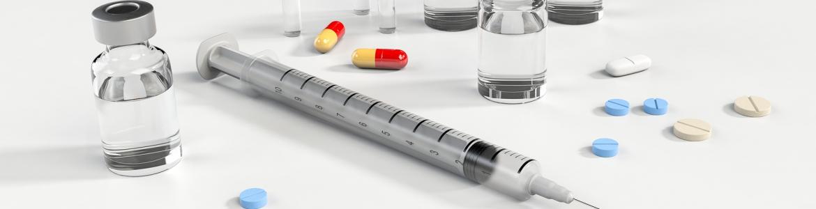 Medicamentos y jeringa
