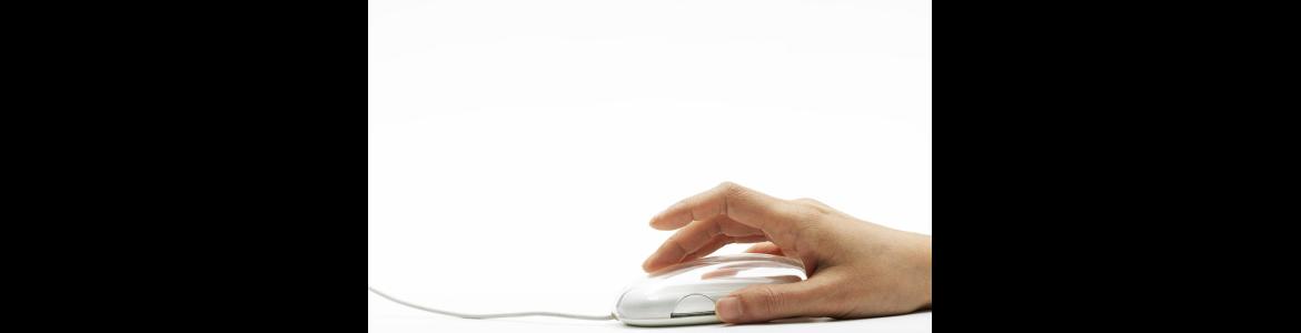 Evaluación de Protocolos de Investigación por el CEIm-R Manos en teclado de ordenador