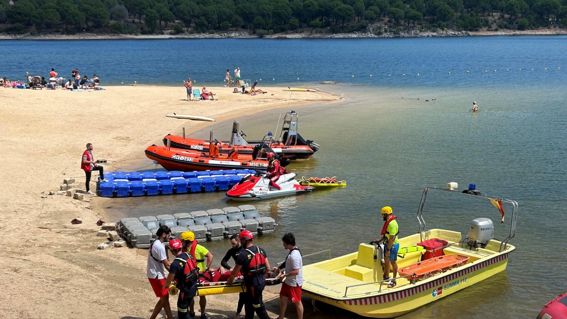El SUMMA 112 de la Comunidad de Madrid superó las 1.100 intervenciones este verano en el Pantano de San Juan Cuerpos del SUMMA 112 en el simulacro