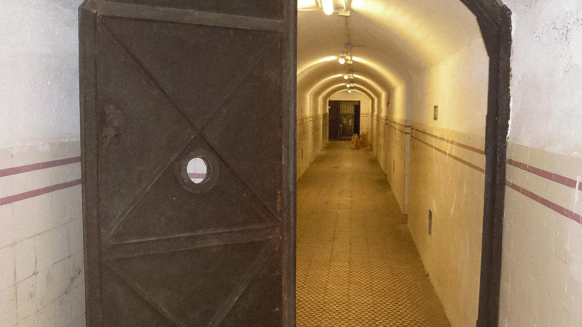 Búnker de la Posición Jaca puesto de mando republicano Parque de El Capricho en la Alameda de Osuna