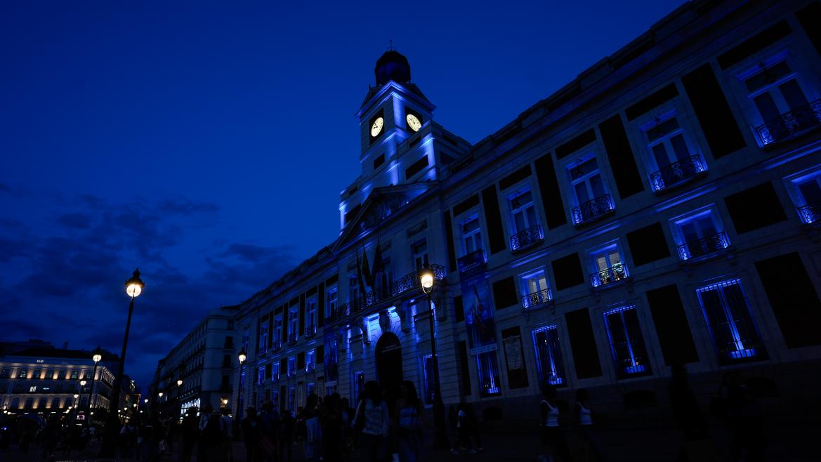 La Comunidad de Madrid ilumina de azul la fachada de la Real Casa de Correos por el Día del Donante de órganos, tejidos y células La Real Casa de Correos