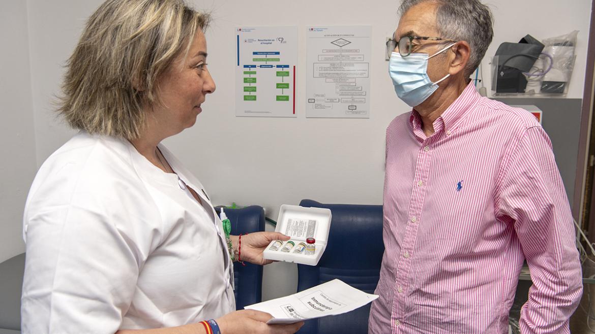 Unidad de Inmunoterapia HUG enfermera y paciente