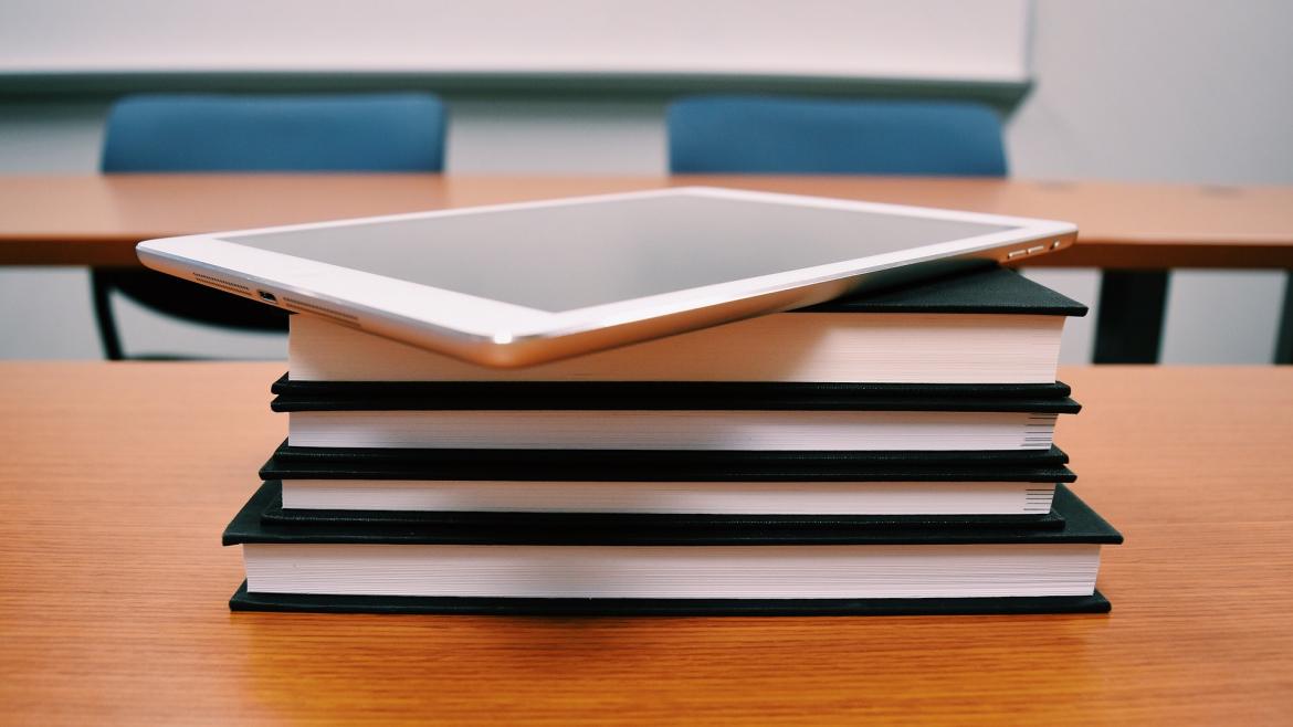 Tablet sobre libros Tablet sobre libros