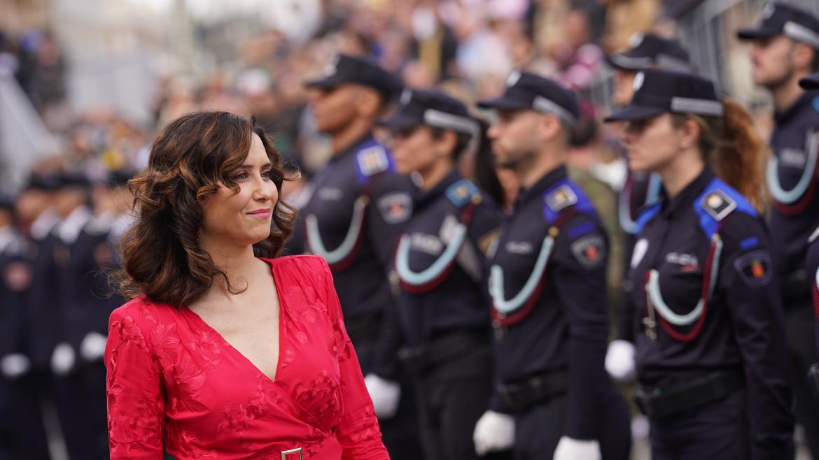 Díaz Ayuso, en el acto cívico-militar en homenaje a los Héroes del 2 de Mayo de 1808 La presidenta durante el desfile
