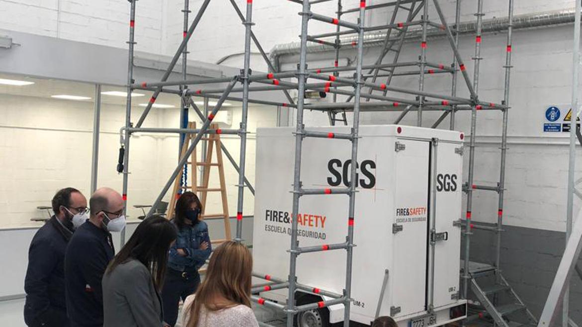 Personal del IRSST en una visita institucional