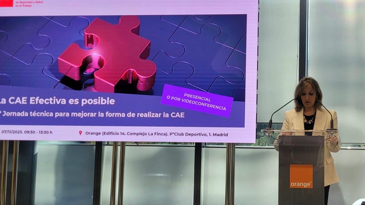 Gerente IRSST inaugura jornada CAE presentación Jornada IRSST