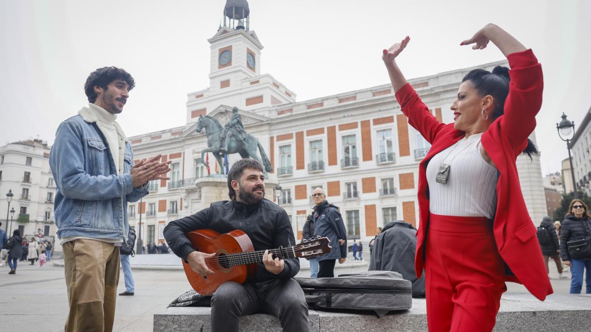 La Comunidad de Madrid lleva el flamenco a las calles de la capital para celebrar su Día Mundial con espectáculos y actividades conmemorativas Un cuadro flamenco en la Puerta del Sol