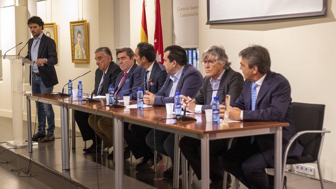 Acto en homenaje a Manuel Jesús "El Cid" Acto en homenaje al Cid