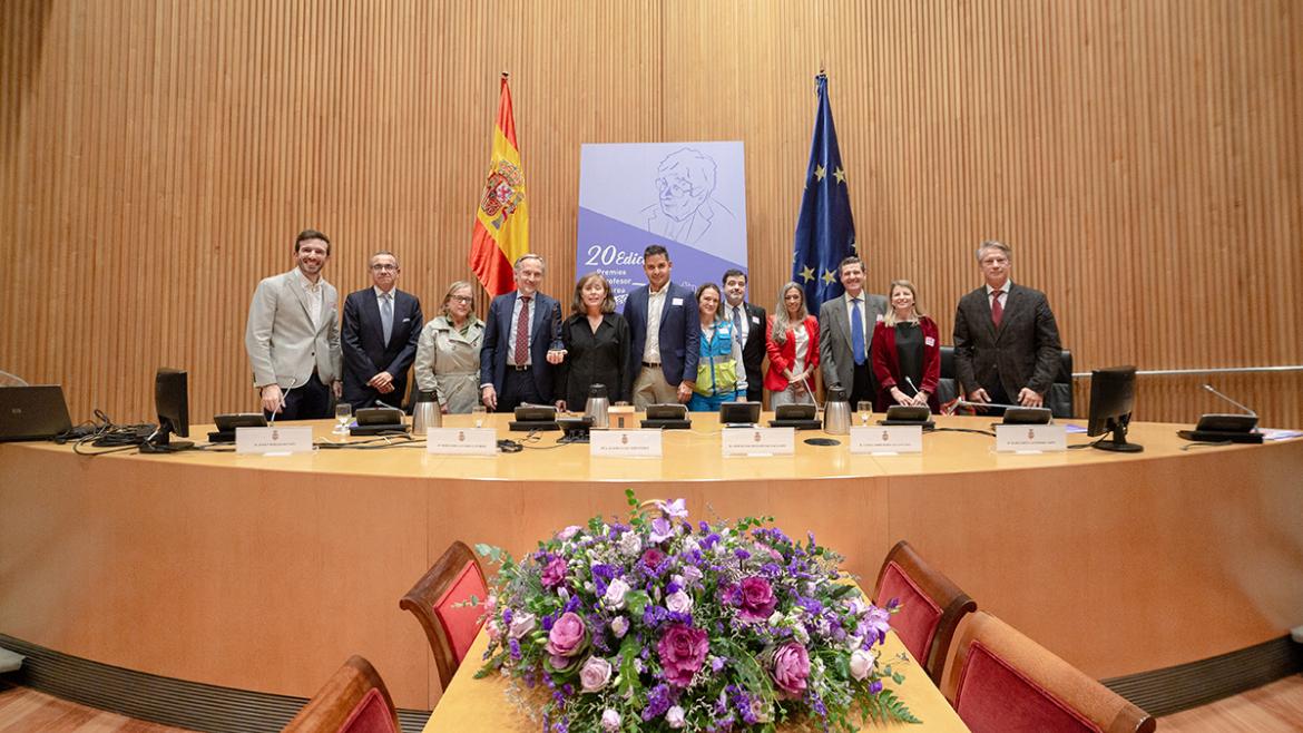 Integrantes del equipo de CardioRed1 con el premio recibido