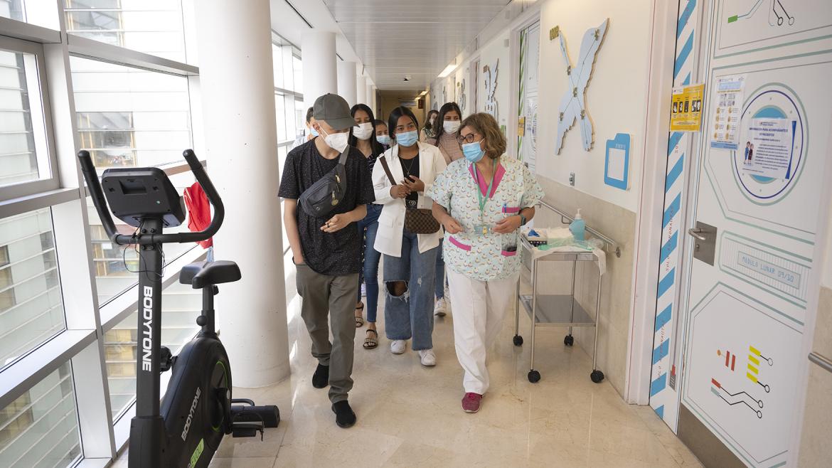 alumnos visitan hospital gregorio marañón