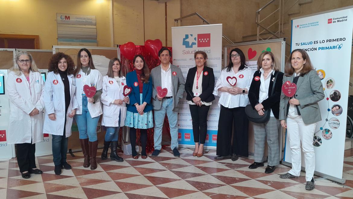 La gerente asistencial de Atención Primaria visita el centro de salud Daroca y su gincana de prevención de riesgo cardiovascular en el Día Europeo Daroca Prevención Cardiovascular