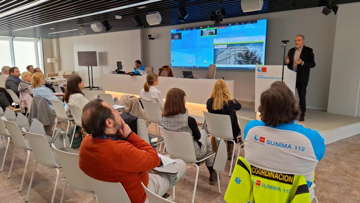 Imagen de uno de los ponentes de la Jornada de Investigación de SUMMA 112