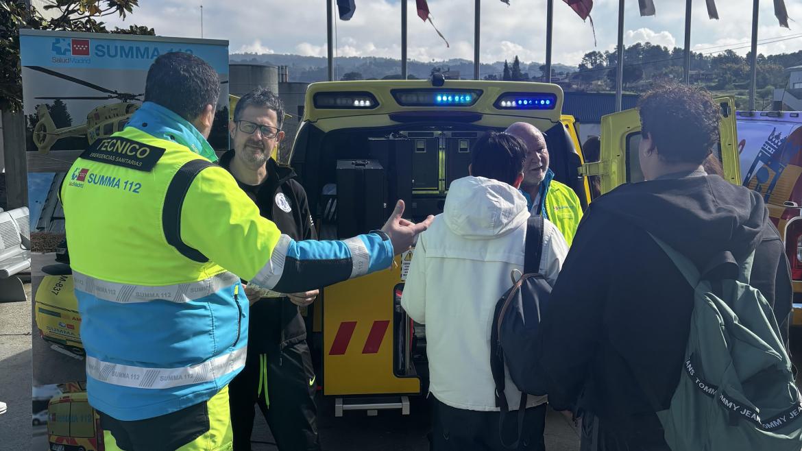 Imagen de la exposición de recursos móviles de emergencias en las VIII Jornadas de Técnicos en Emergencias Sanitarias de Orense