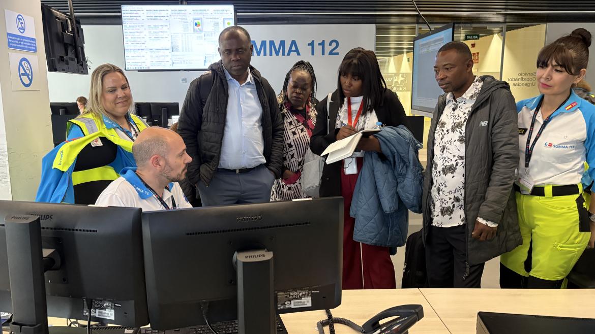 Imagen de la visita institucional de sanitarios de Guinea Ecuatorial al SUMMA 112