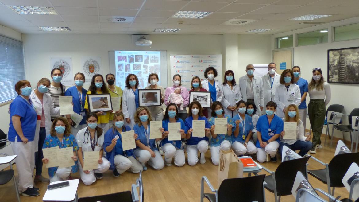 Una paciente gana el concurso de fotografía de lactancia materna del Hospital Universitario Infanta Leonor Acto reconocimiento Concurso Lactancia Materna