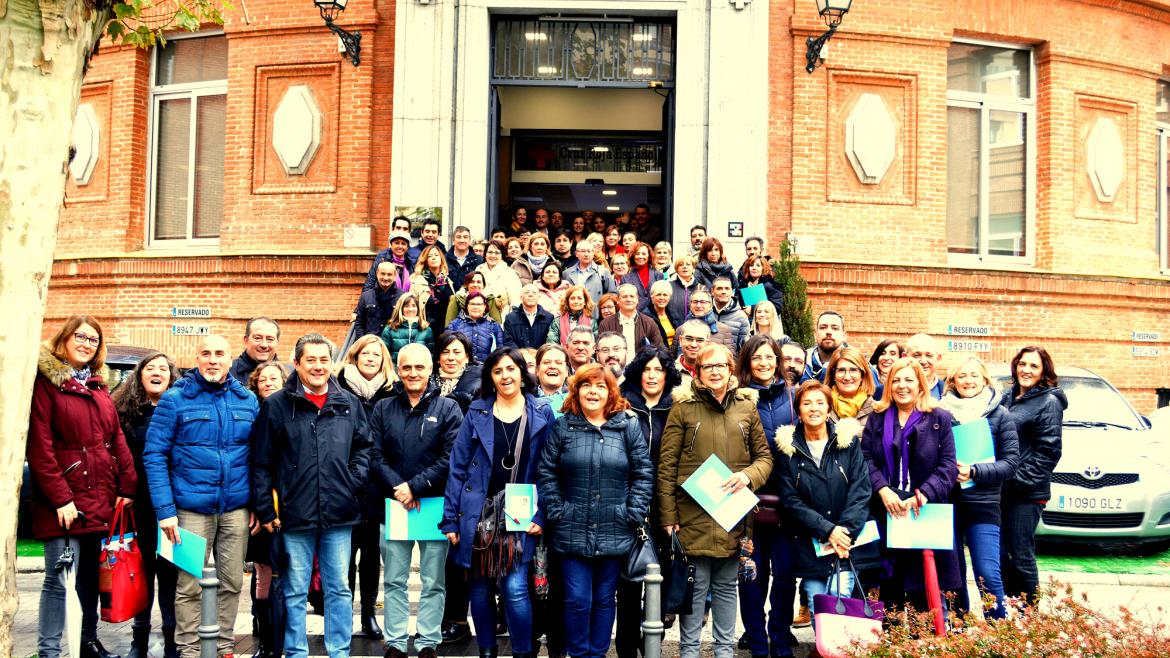 Foto de familia de los asistentes