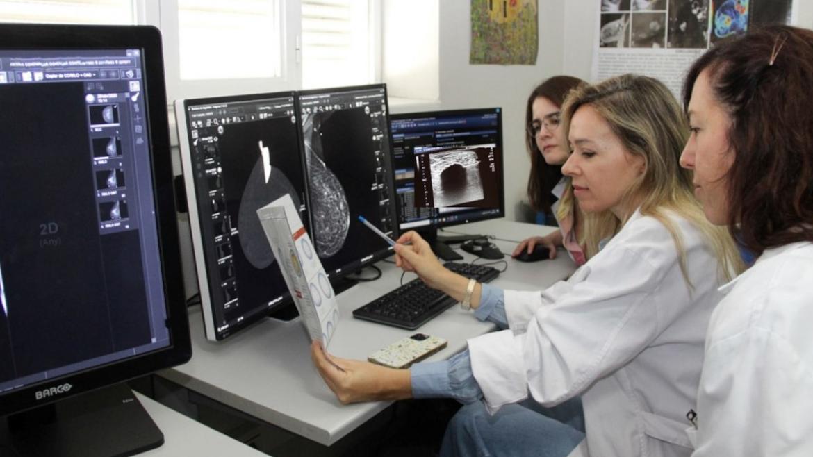 El Servicio RX del Hospital Clínico San Carlos dispone del mayor arsenal terapéutico frente al cáncer de mama El Servicio RX del Clínico San Carlos dispone del mayor arsenal terapéutico frente al cáncer de mama