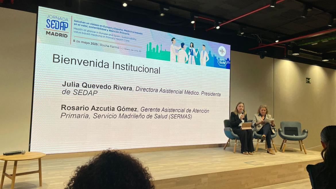 Mesa inaugural de la Jornada con Julia Quevedo y Rosario Azcutia