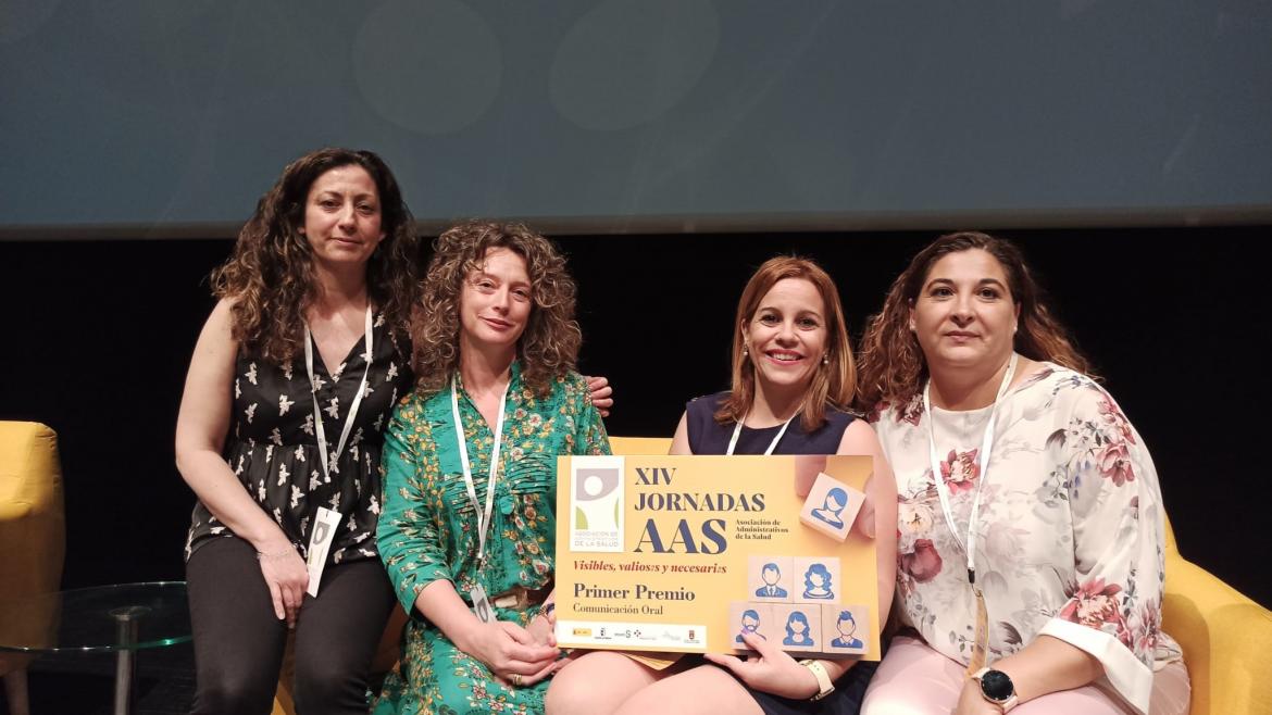 Premio Nacional a la Unidad de Atención al Usuario del Centro de Salud Navas del Rey Profesionales de la Unidad de Atención al Usuario del Centro de Salud Navas del Rey