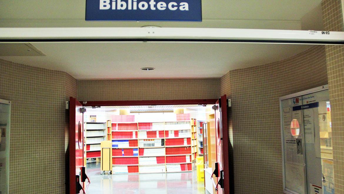 Entrada a la biblioteca especializada en ciencias de la salud del Hospital Clínico San Carlos