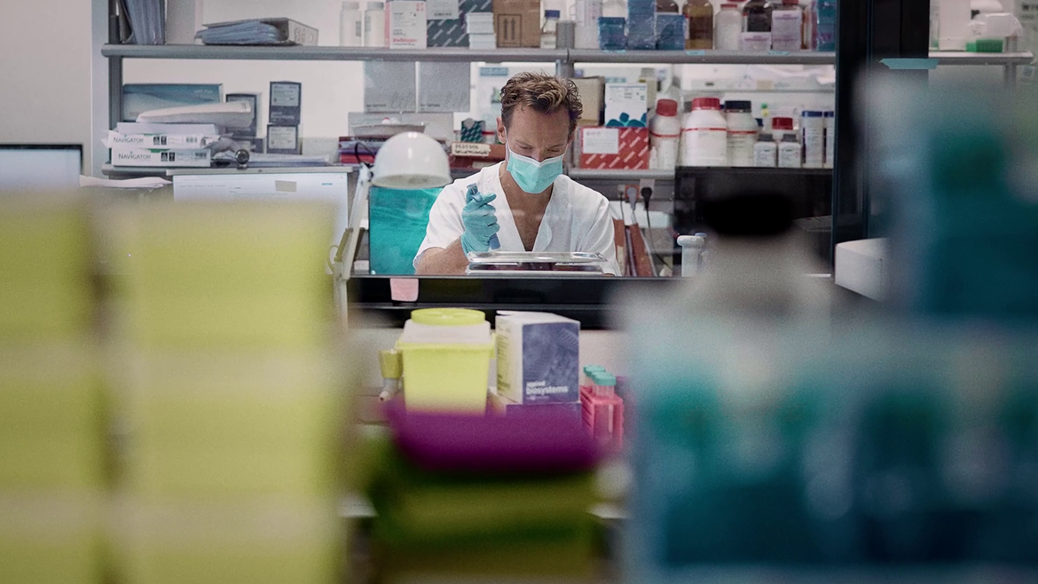 Investigador en laboratorio