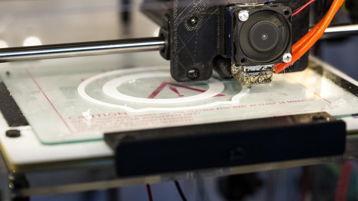 Impresora 3D en funcionamiento