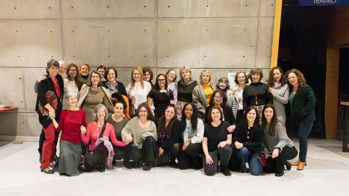 Profesionales de los centros de salud de Tres Cantos y de la Gerencia curante el acto de entrega de los premios