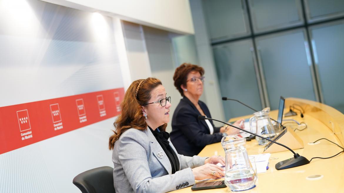 La consejera Fátima Matute presentando el Informe del Estado de Salud 2023