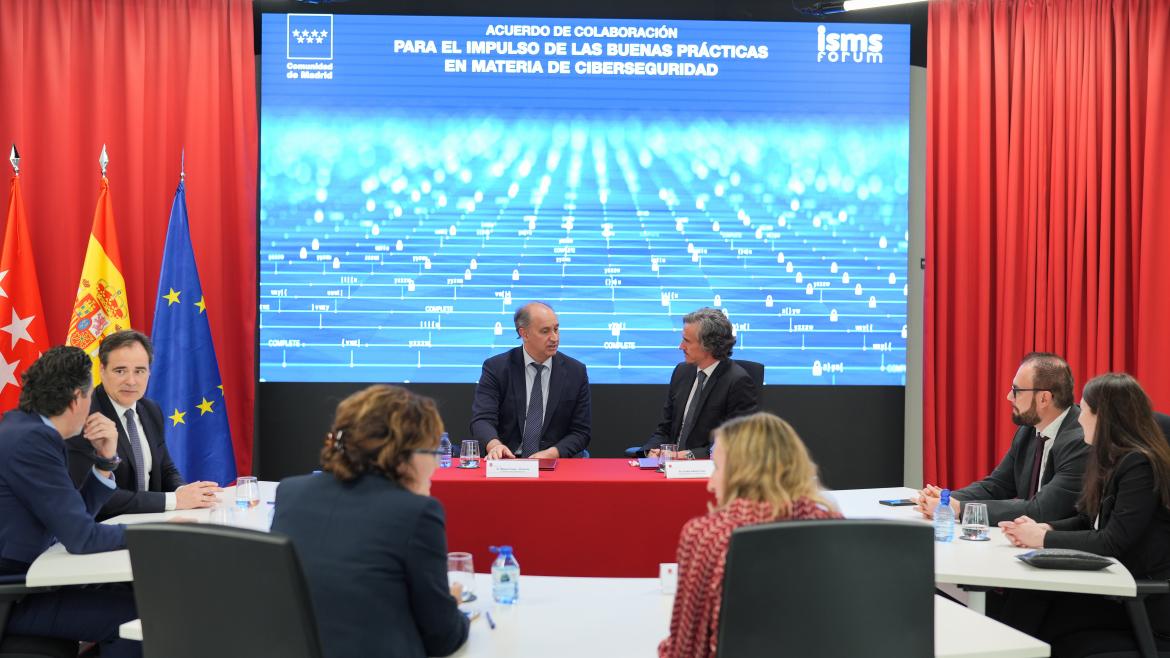 La Comunidad de Madrid firma un acuerdo para formar y sensibilizar a ciudadanos y empresas sobre los riesgos y desafíos del entorno digital