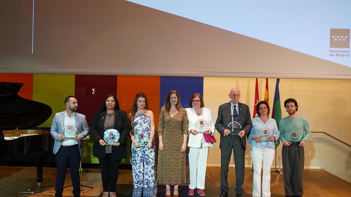 La Comunidad entrega los XIV Premios Enrique Maya en el Día de los Gitanos Madrileños La consejera Ana Dávila