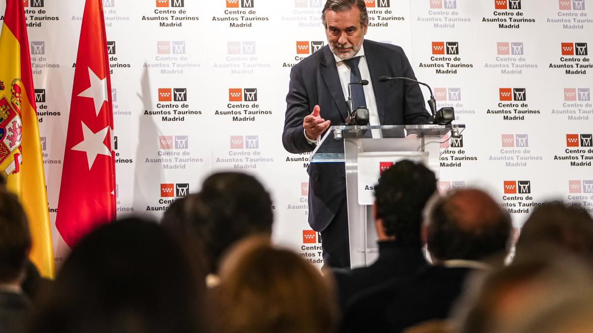La Comunidad de Madrid celebra la II Fiesta del Toro El consejero Enrique López durante su intervención