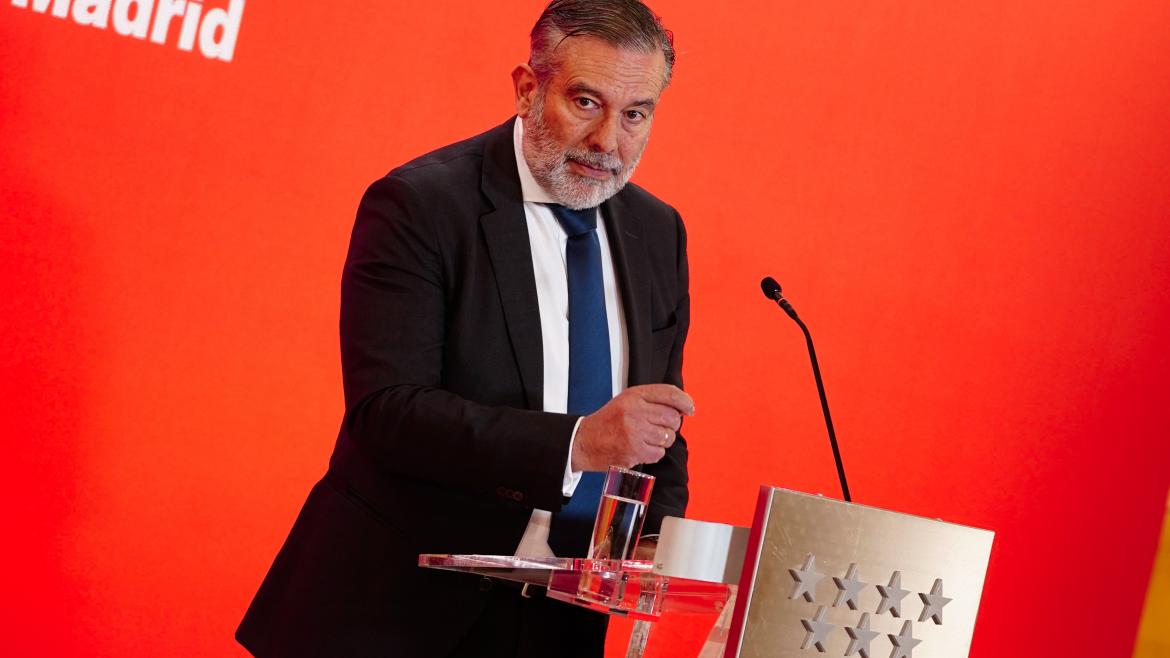 La Comunidad de Madrid aprueba el Plan de Actuación ante Episodios de Altas Temperaturas El consejero durante la rueda de prensa
