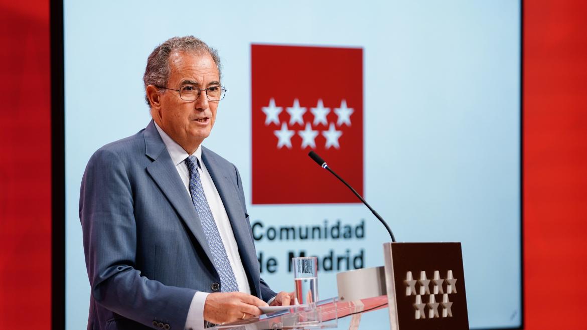 La Comunidad de Madrid contratará profesionales sanitarios extracomunitarios con la aprobación de la Ley Ómnibus El vicepresidente durante la rueda de prensa