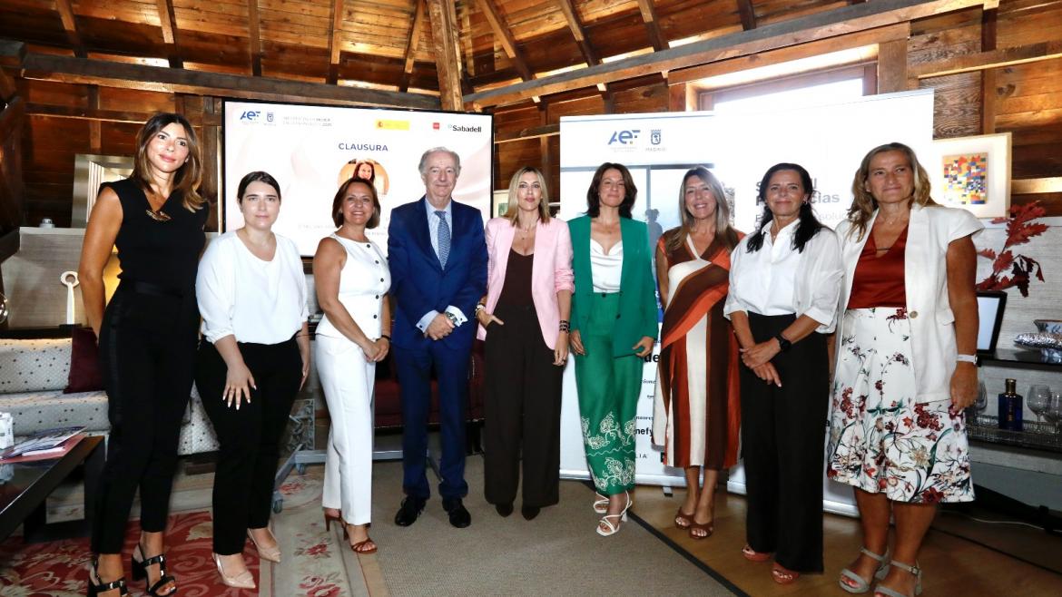 La directora general de Comercio, Consumo y Servicios en el acto de presentación del informe "La mujer en la franquicia España 2025"