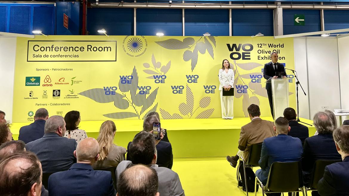 La Denominación de Origen Protegida Aceite de Madrid, reconocida con un Premio a la Excelencia El consejero Novillo