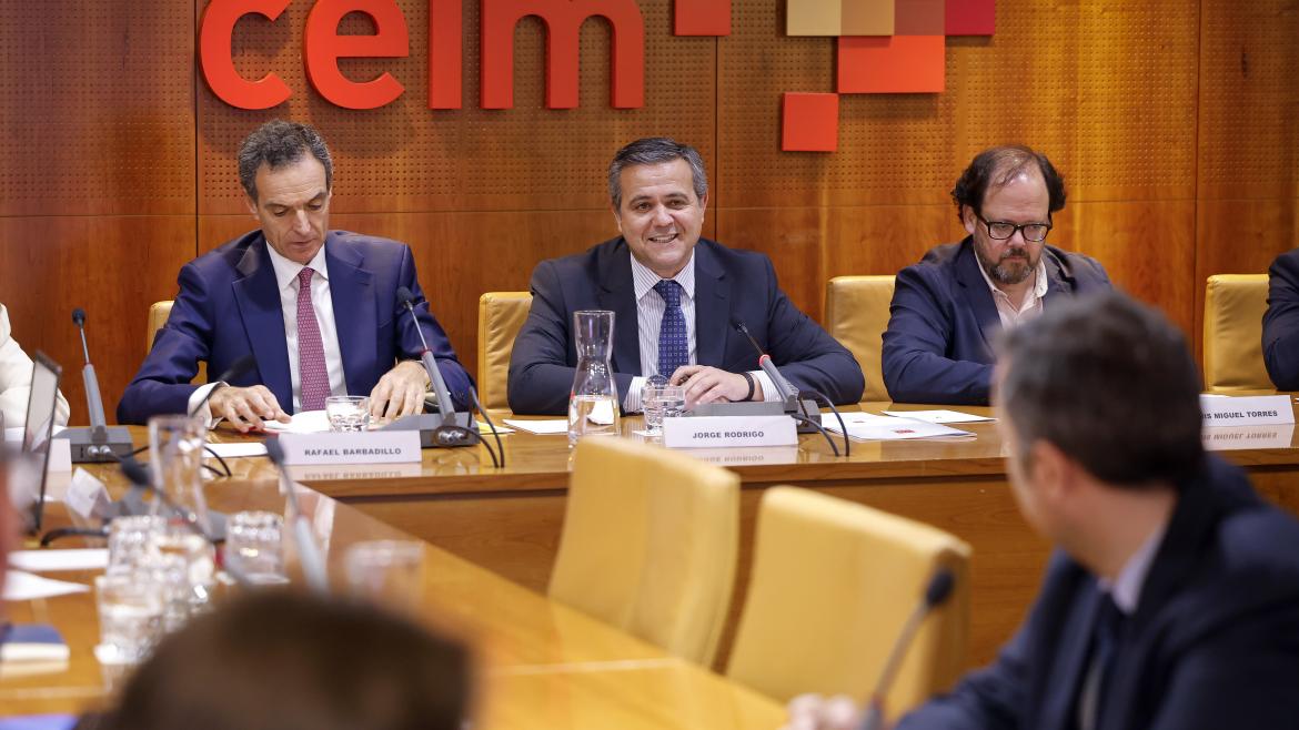 La Comunidad de Madrid prepara la nueva Ley de Movilidad que fomenta la digitalización y promueve la cohesión social y territorial El consejero Rodrigo