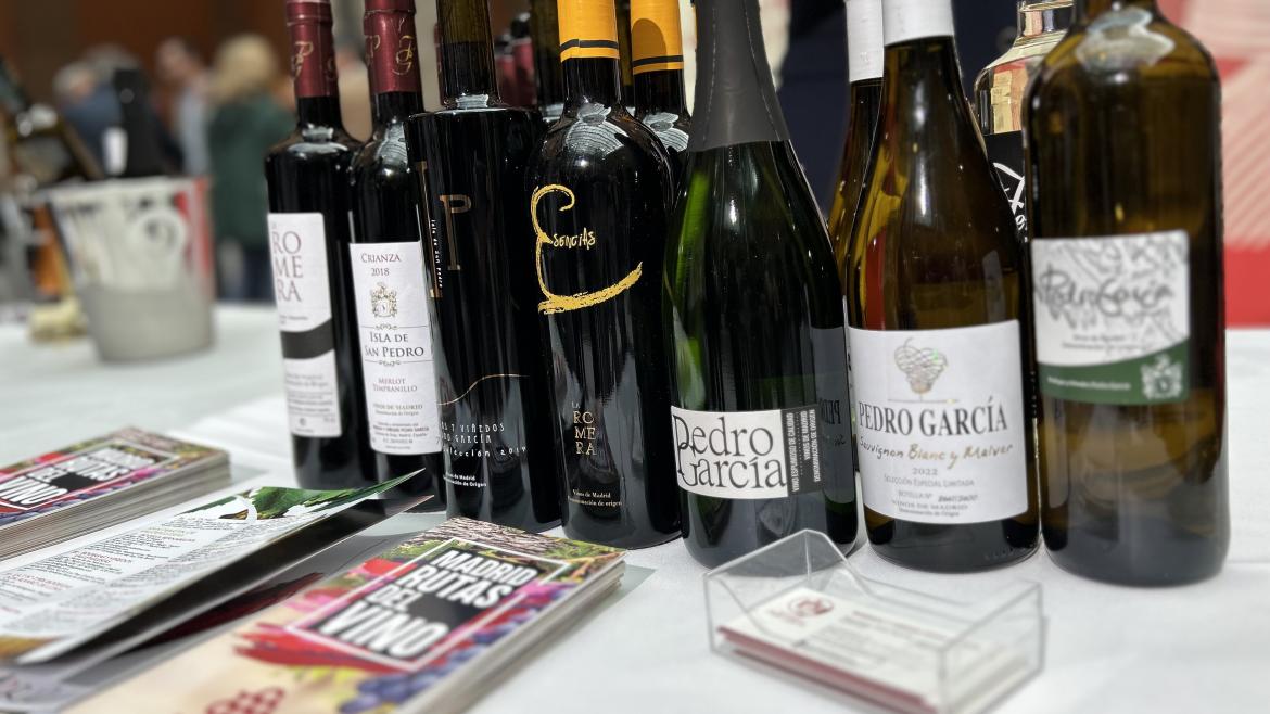 Fotografía de varias botellas de vino