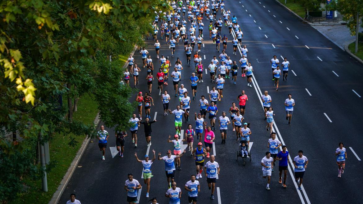 La Comunidad reúne a 9.000 participantes en la 15ª edición de la carrera popular solidaria Madrid Corre por Madrid Participantes en la carrera Madrid Corre por Madrid