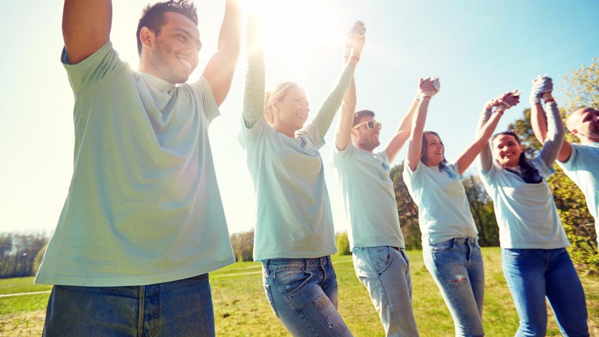 Jóvenes voluntarios Jóvenes voluntarios