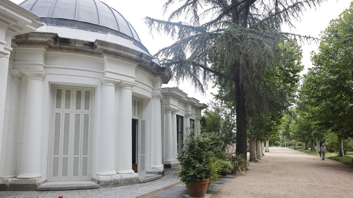 Imagen del exterior de la Estufa Grande, el edificio rehabilitado de la Finca Vista Alegre
