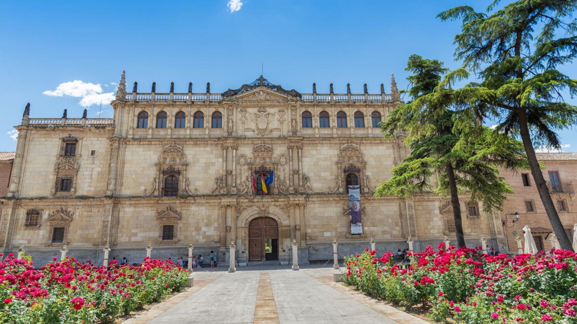 Universidad de Alcalá de Henares Universidad de Alcalá de Henares